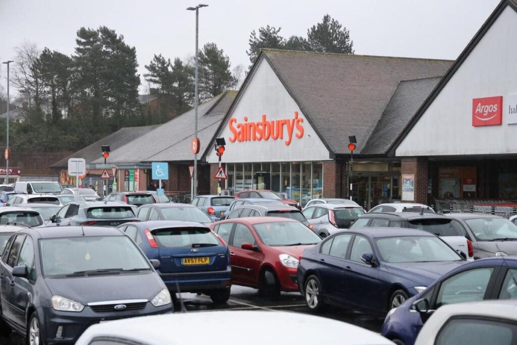Former Sainsbury's Employee Faces Consequences for Shoplifting in Uniform. 2 bnps hollytrevillion 063203699812857308787